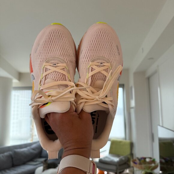 (<20 miles) Nike Women's Vomero 18 Running Shoes - Size 7 - Picture 5 of 6